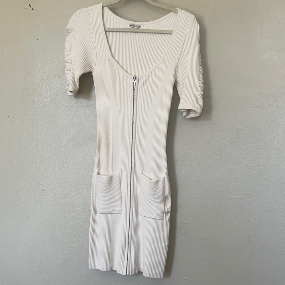 Cream colored zip up sweater dress - Guess